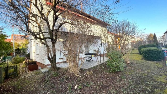 !!!!! Charmantes 2-3 Familienhaus in schöner Lage von Ditzingen !!!!!