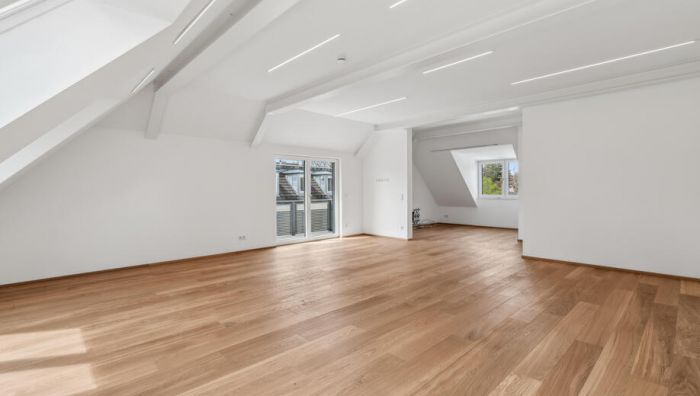 *Ab sofort bezugsbereit - Südbalkon, Aufzug direkt in die Wohnung, 3 Meter Deckenhöhe*