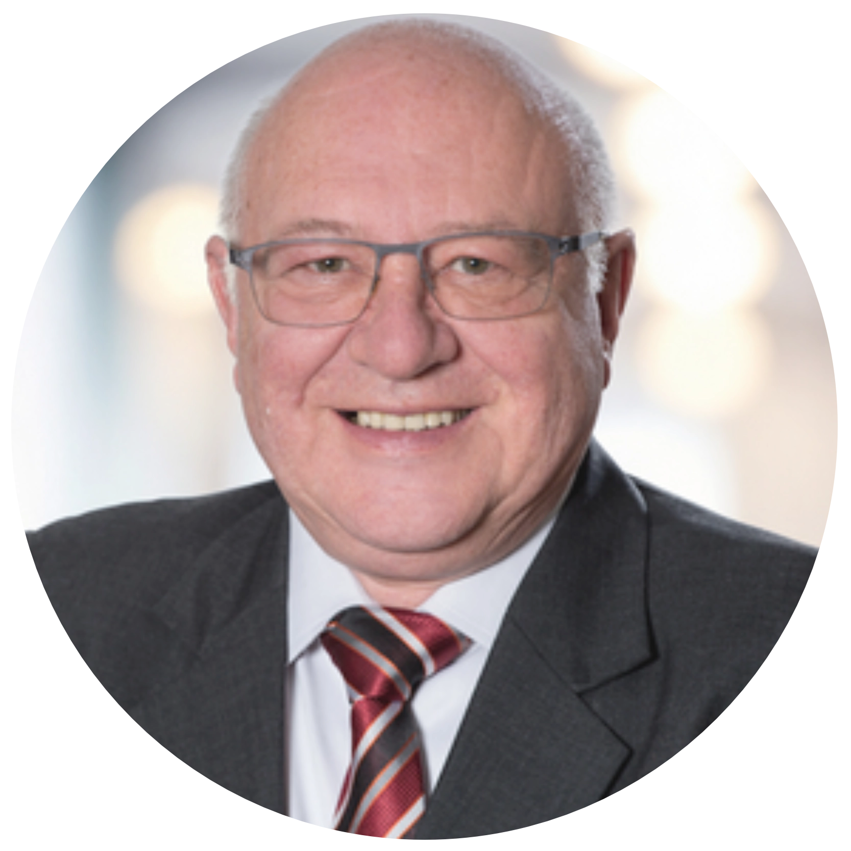 Porträt von Hans Moser, Gründer von GARANT Immobilien. Das Bild wird auf der Über uns Seite zusammen mit einem Zitat verwendet und steht für persönliches Engagement, verlässliche Beratung und das Selbstverständnis von GARANT Immobilien als Partner rund um Immobilienvermittlung, Bewertung und Energieberatung.