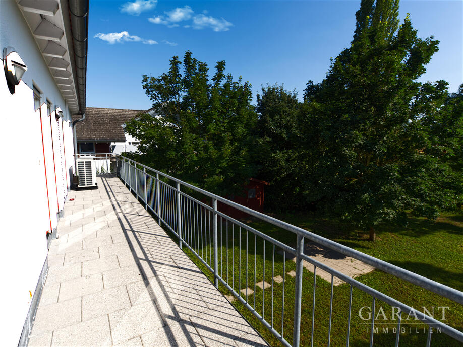 ..Balkon mit Blick ins Grüne