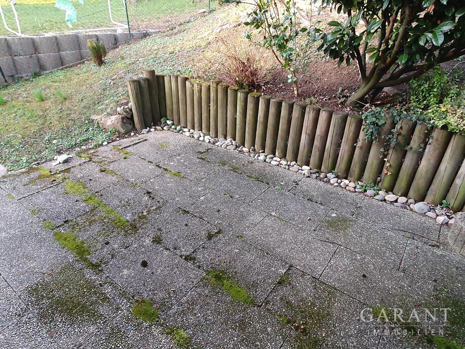 Terrasse mit Gartenanteil
