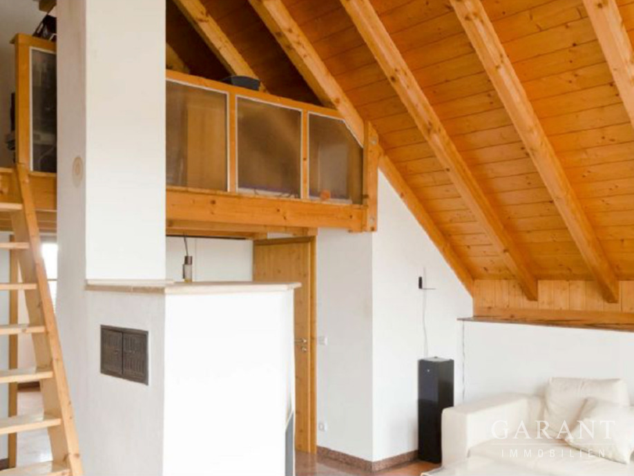 Wohnzimmer mit Galerie