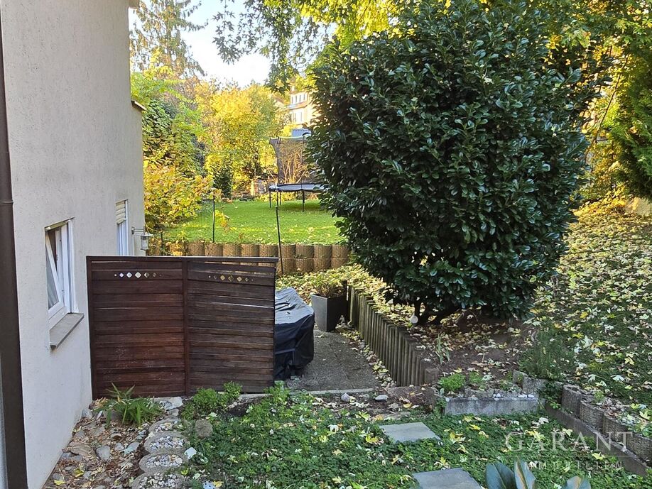 Terrasse mit Gartenanteil