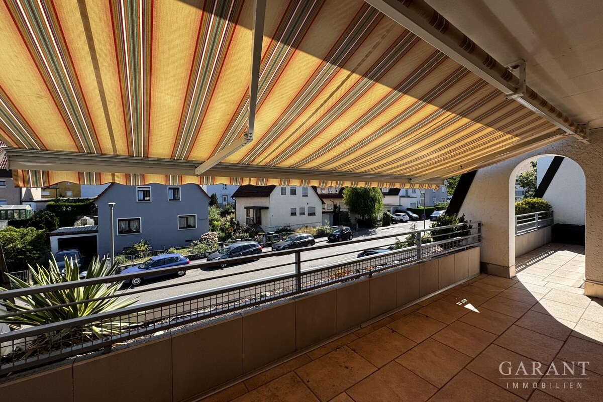 Balkon mit Markise