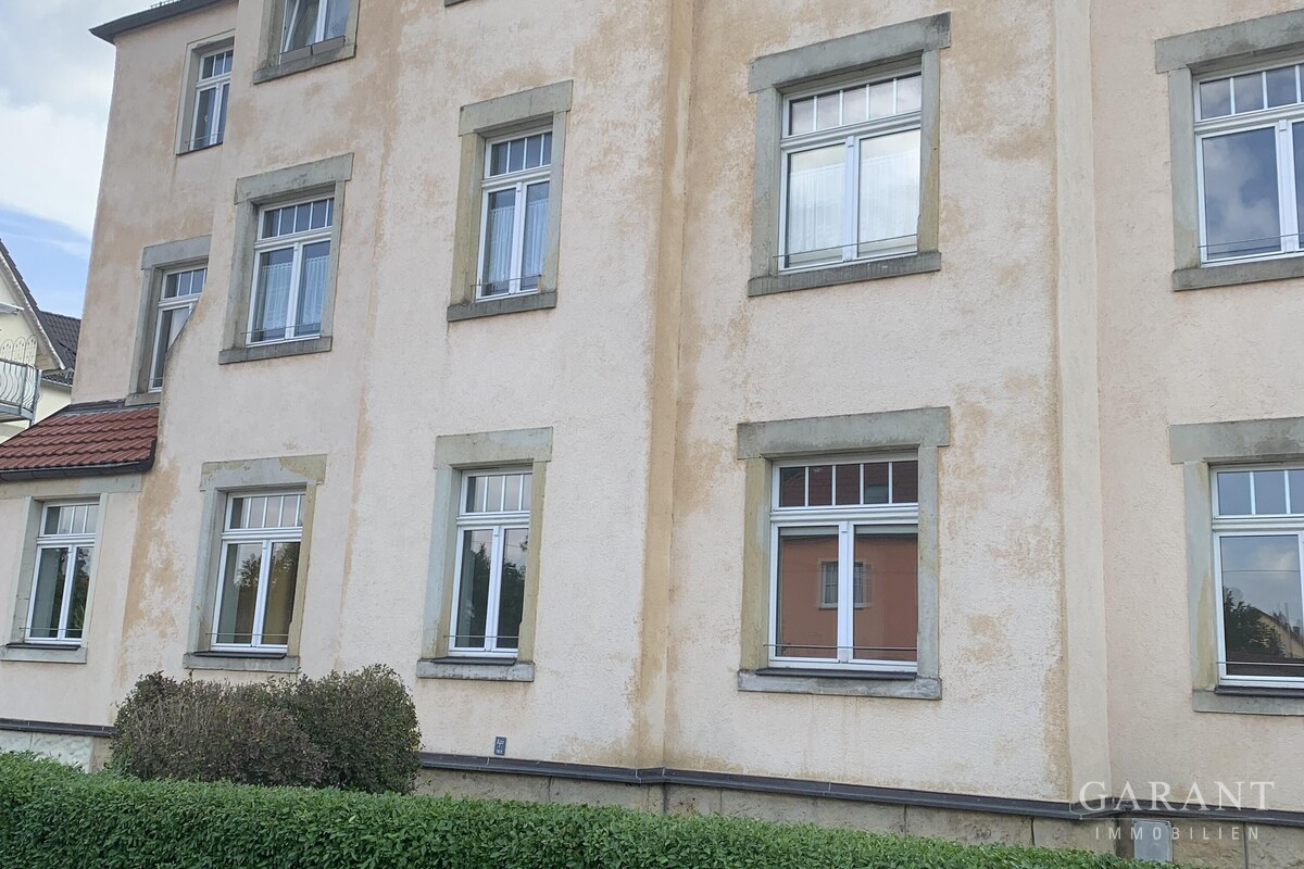 Strassenseitig