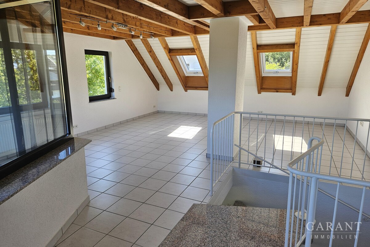 Dachzimmer mit Loggia